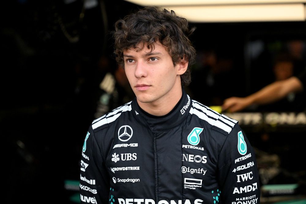 Andrea Kimi Antonelli: Ehliyeti Olmadan F1 Aracı Süren Genç Yetenek